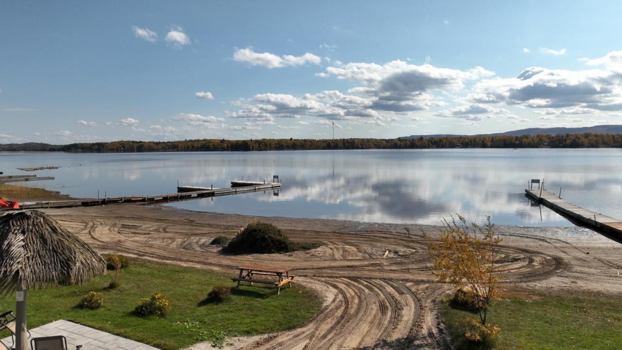 Les Chalets Baie Cascouia, Nature & Experience Larouche Exterior foto